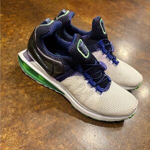 Women’s Nike sneaker